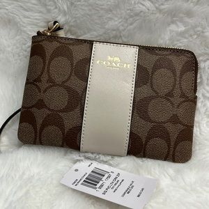 (NWT) Beautiful Coach wristlet